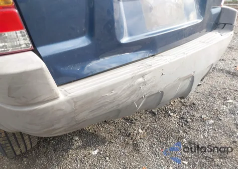 2002 Ford Escape Xlt from USA, damaged, VIN 1FMYU03182KA51938